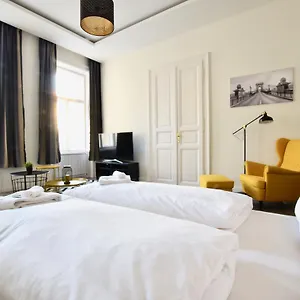 Standard By Hi5 - Dessewffy 39 Budapesta